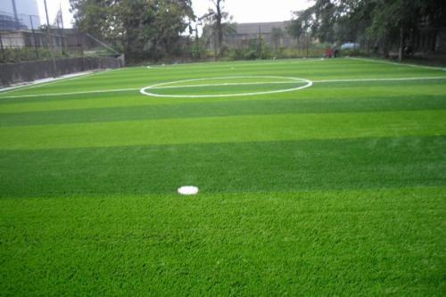 足球场人造草坪的施工流程
