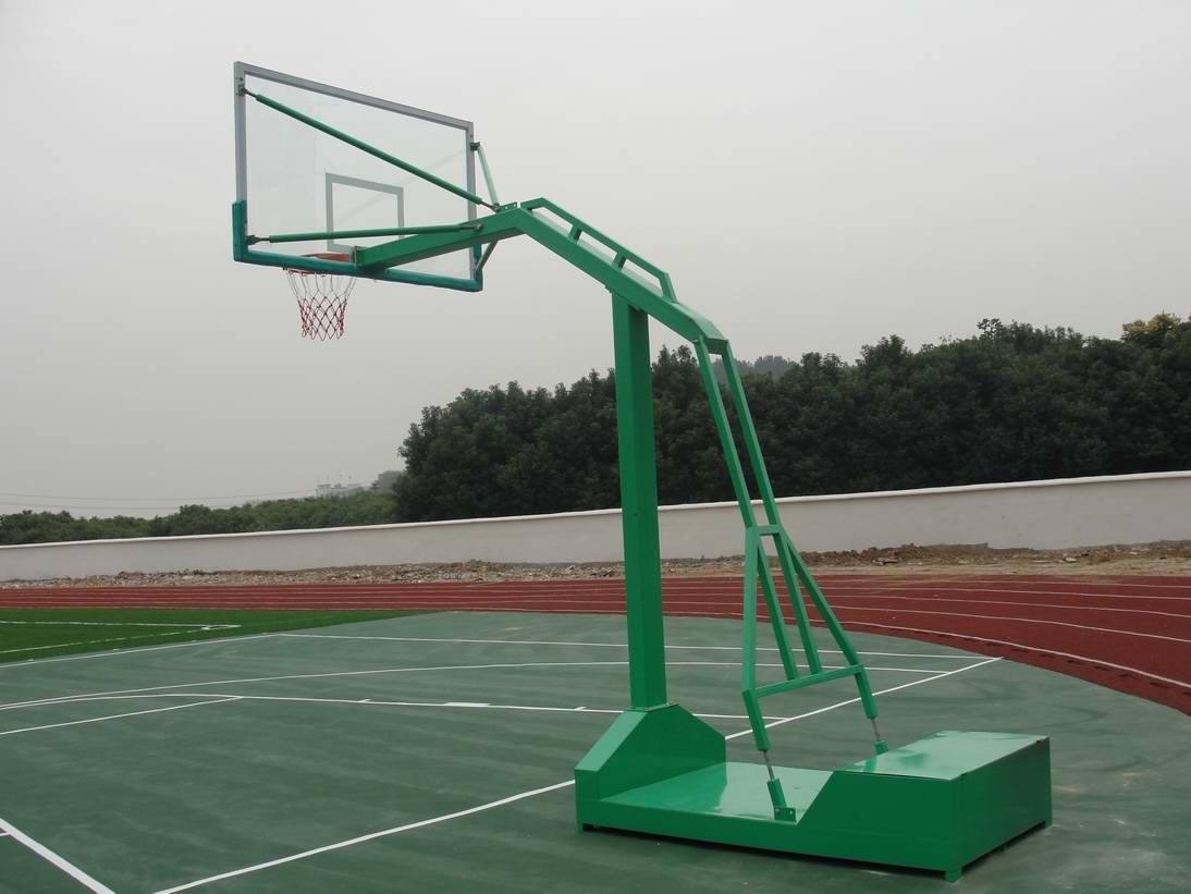 重庆专业定制篮球架：影响篮球架篮筐使用的寿命有哪些？