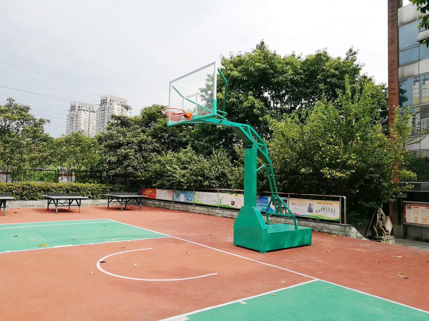 重庆专业定制篮球架